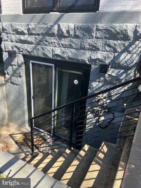 615 15TH ST NE #1, WASHINGTON, District Of Columbia 20002, 2 Bedrooms Bedrooms, ,2 BathroomsBathrooms,Residential,For sale,615 15TH ST NE #1,DCDC2171978 MLS # DCDC2171978