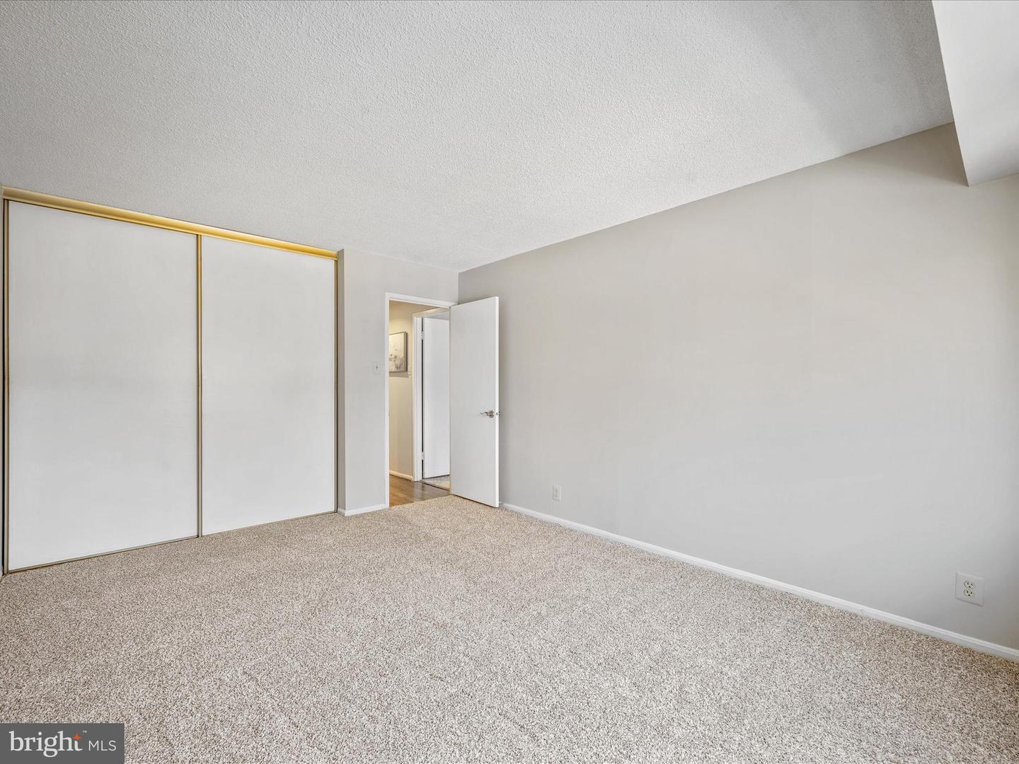 203 YOAKUM PKWY #607, ALEXANDRIA, Virginia 22304, 2 Bedrooms Bedrooms, ,2 BathroomsBathrooms,Residential,For sale,203 YOAKUM PKWY #607,VAAX2040350 MLS # VAAX2040350