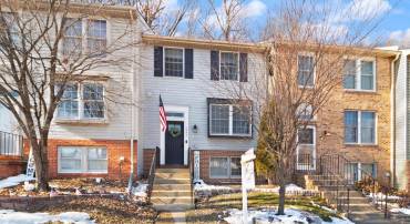 3893 SUNNY BROOK CT, WOODBRIDGE, Virginia 22192, 3 Bedrooms Bedrooms, ,2 BathroomsBathrooms,Residential,For sale,3893 SUNNY BROOK CT,VAPW2085180 MLS # VAPW2085180