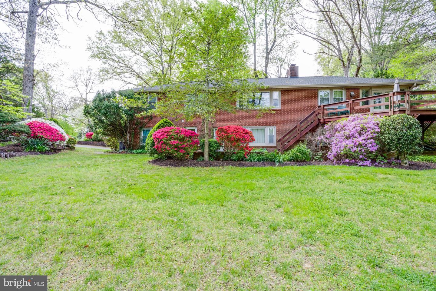 8910 GLENBROOK RD, FAIRFAX, Virginia 22031, 5 Bedrooms Bedrooms, ,3 BathroomsBathrooms,Residential,For sale,8910 GLENBROOK RD,VAFX2216352 MLS # VAFX2216352