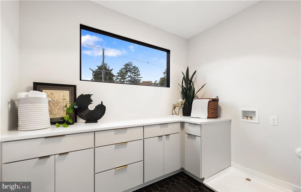 8632 CHEROKEE RD, RICHMOND, Virginia 23235, 3 Bedrooms Bedrooms, 7 Rooms Rooms,2 BathroomsBathrooms,Residential,For sale,8632 CHEROKEE RD,VARC2000590 MLS # VARC2000590