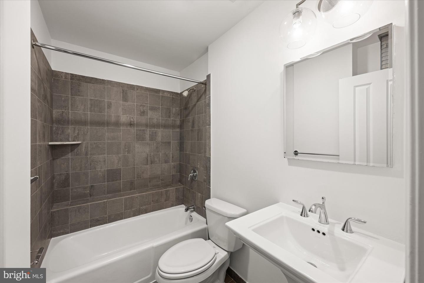 1701 16TH ST NW #125, WASHINGTON, District Of Columbia 20009, 1 Bedroom Bedrooms, ,1 BathroomBathrooms,Residential,For sale,1701 16TH ST NW #125,DCDC2174772 MLS # DCDC2174772