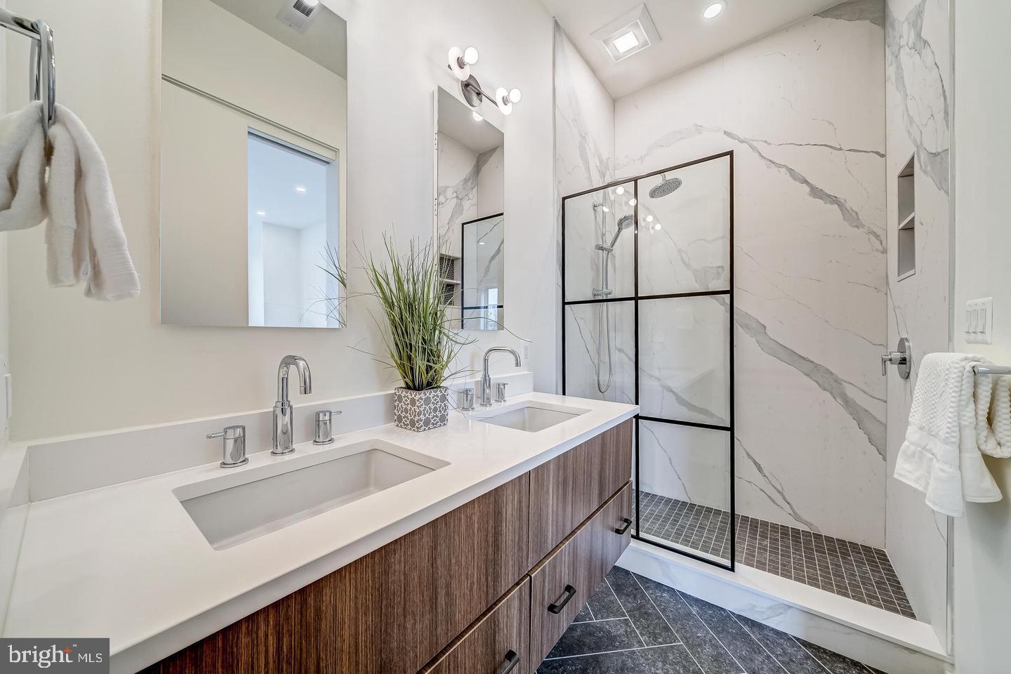 442 R ST NW #A, WASHINGTON, District Of Columbia 20001, 3 Bedrooms Bedrooms, ,3 BathroomsBathrooms,Residential,For sale,442 R ST NW #A,DCDC2174922 MLS # DCDC2174922