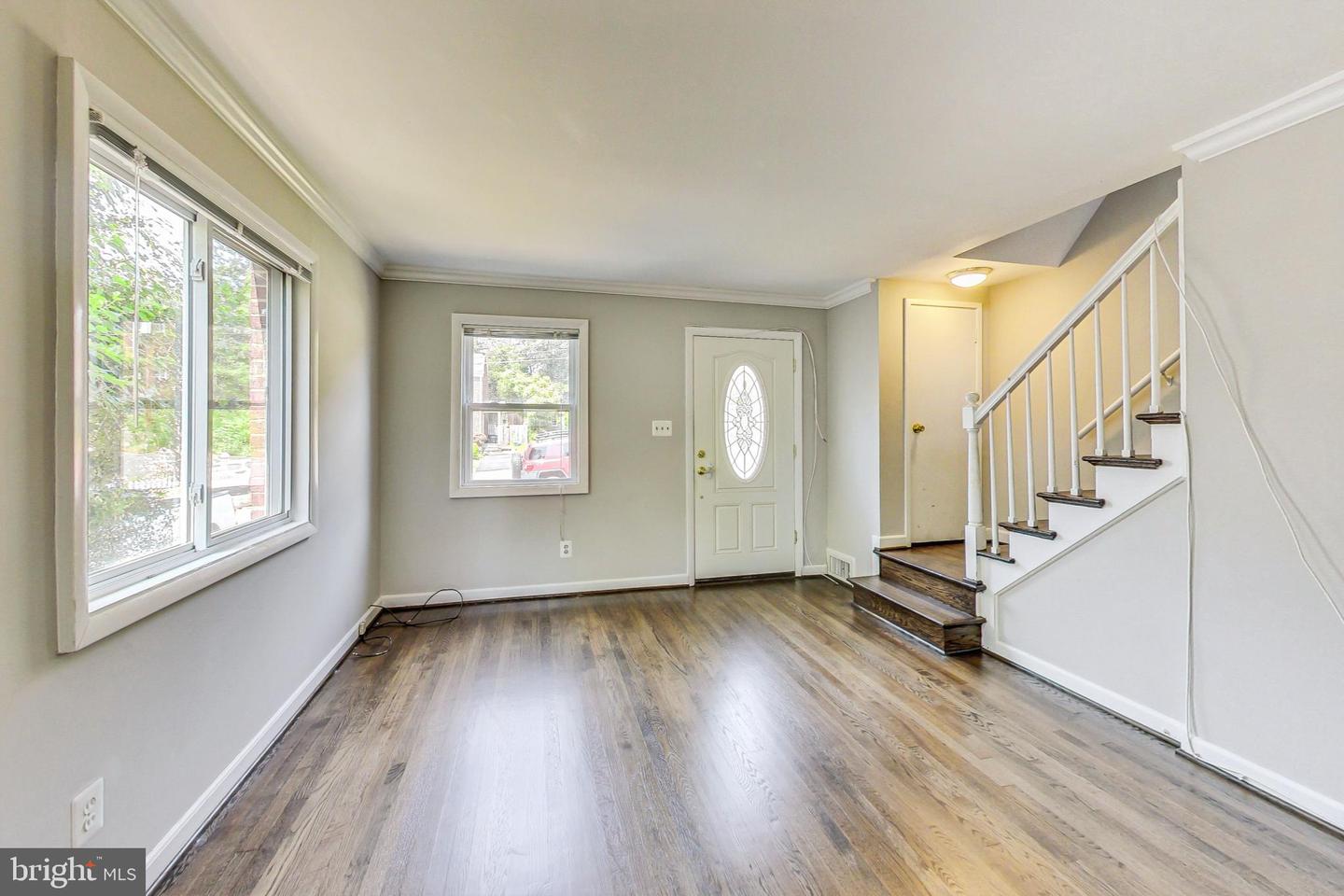 118 S INGRAM ST, ALEXANDRIA, Virginia 22304, 2 Bedrooms Bedrooms, ,2 BathroomsBathrooms,Residential,For sale,118 S INGRAM ST,VAAX2035308 MLS # VAAX2035308