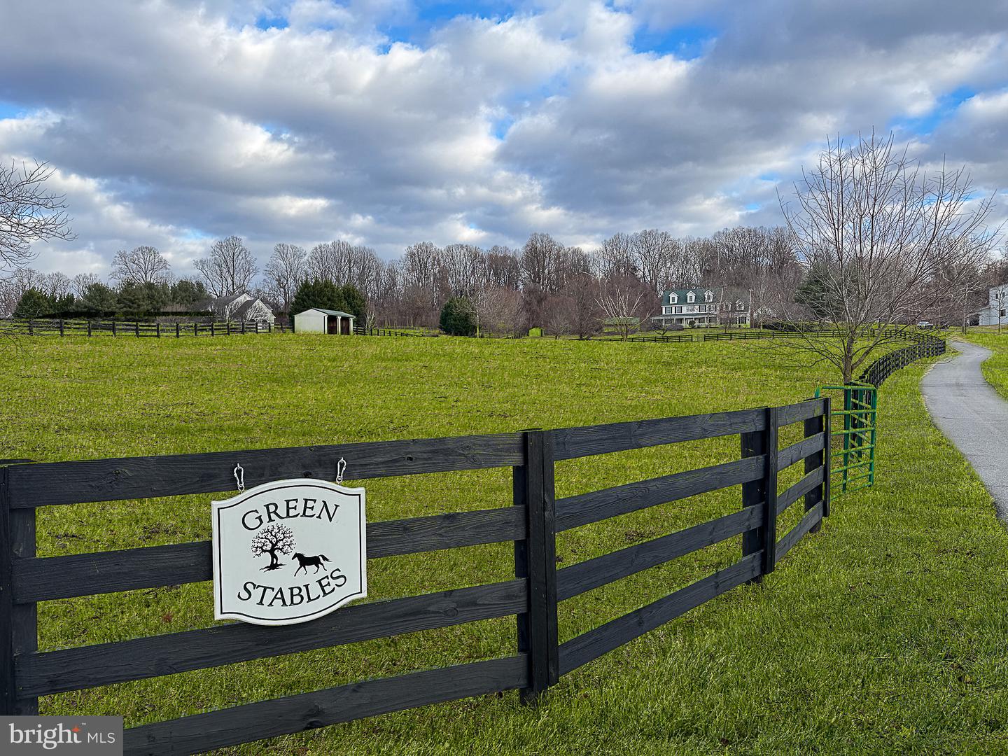 16766 CLARKES GAP RD, PAEONIAN SPRINGS, Virginia 20129, 4 Bedrooms Bedrooms, ,3 BathroomsBathrooms,Residential,For sale,16766 CLARKES GAP RD,VALO2086016 MLS # VALO2086016