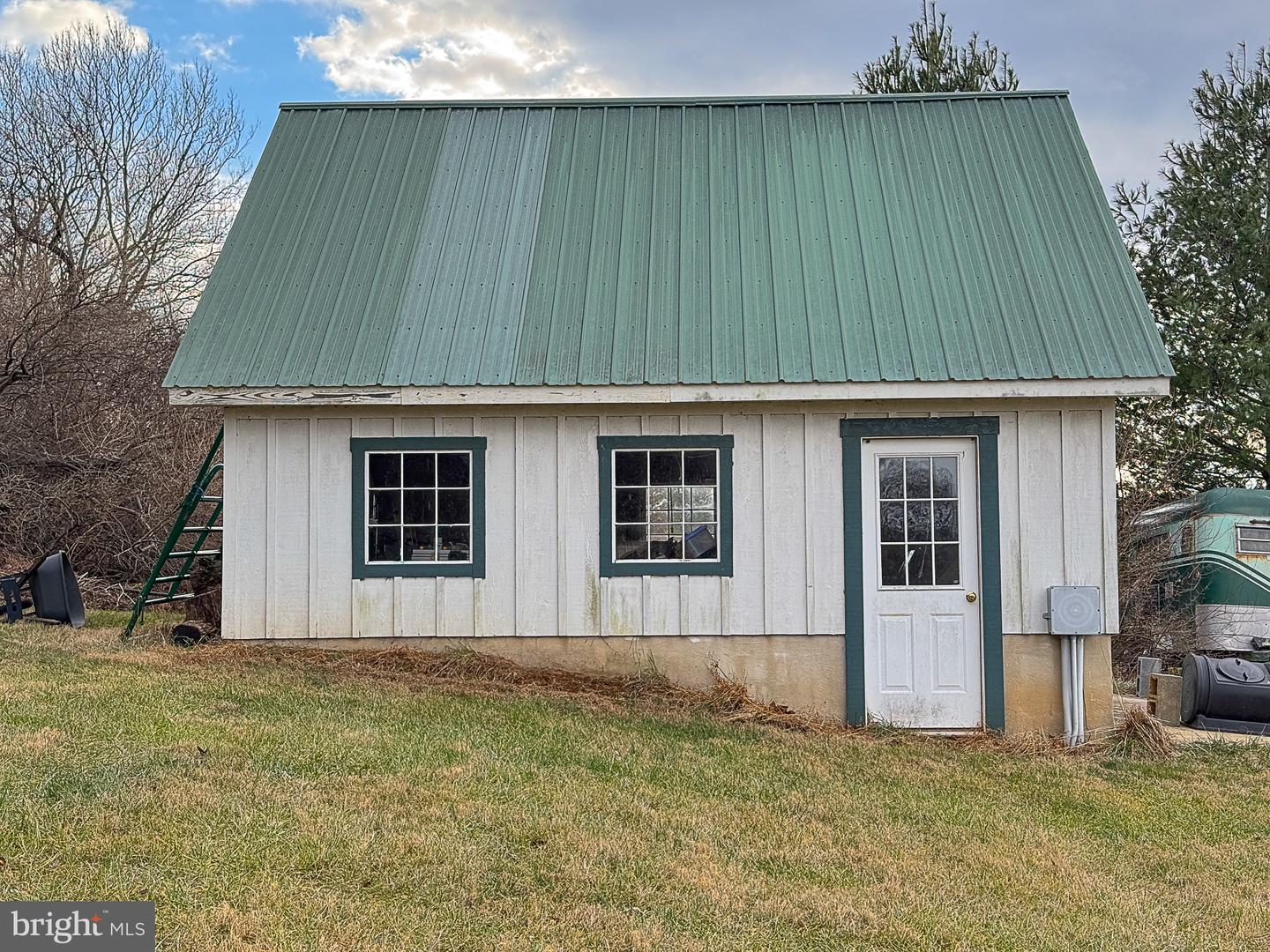 16766 CLARKES GAP RD, PAEONIAN SPRINGS, Virginia 20129, 4 Bedrooms Bedrooms, ,3 BathroomsBathrooms,Residential,For sale,16766 CLARKES GAP RD,VALO2086016 MLS # VALO2086016