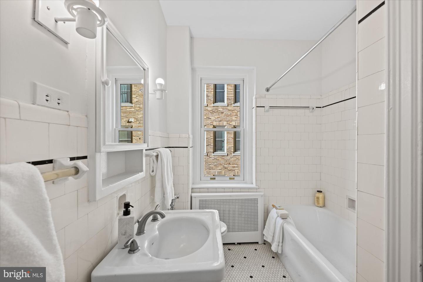 2101 CONNECTICUT AVENUE NW #45, WASHINGTON, District Of Columbia 20008, 3 Bedrooms Bedrooms, 11 Rooms Rooms,3 BathroomsBathrooms,Residential,For sale,2101 CONNECTICUT AVENUE NW #45,DCDC2173992 MLS # DCDC2173992