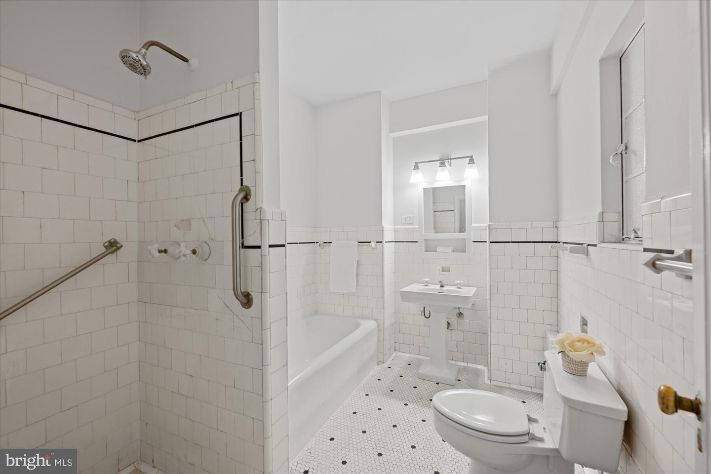 2101 CONNECTICUT AVENUE NW #45, WASHINGTON, District Of Columbia 20008, 3 Bedrooms Bedrooms, 11 Rooms Rooms,3 BathroomsBathrooms,Residential,For sale,2101 CONNECTICUT AVENUE NW #45,DCDC2173992 MLS # DCDC2173992