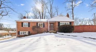 6303 ANNELIESE DR, FALLS CHURCH, Virginia 22044, 4 Bedrooms Bedrooms, ,3 BathroomsBathrooms,Residential,For sale,6303 ANNELIESE DR,VAFX2216944 MLS # VAFX2216944