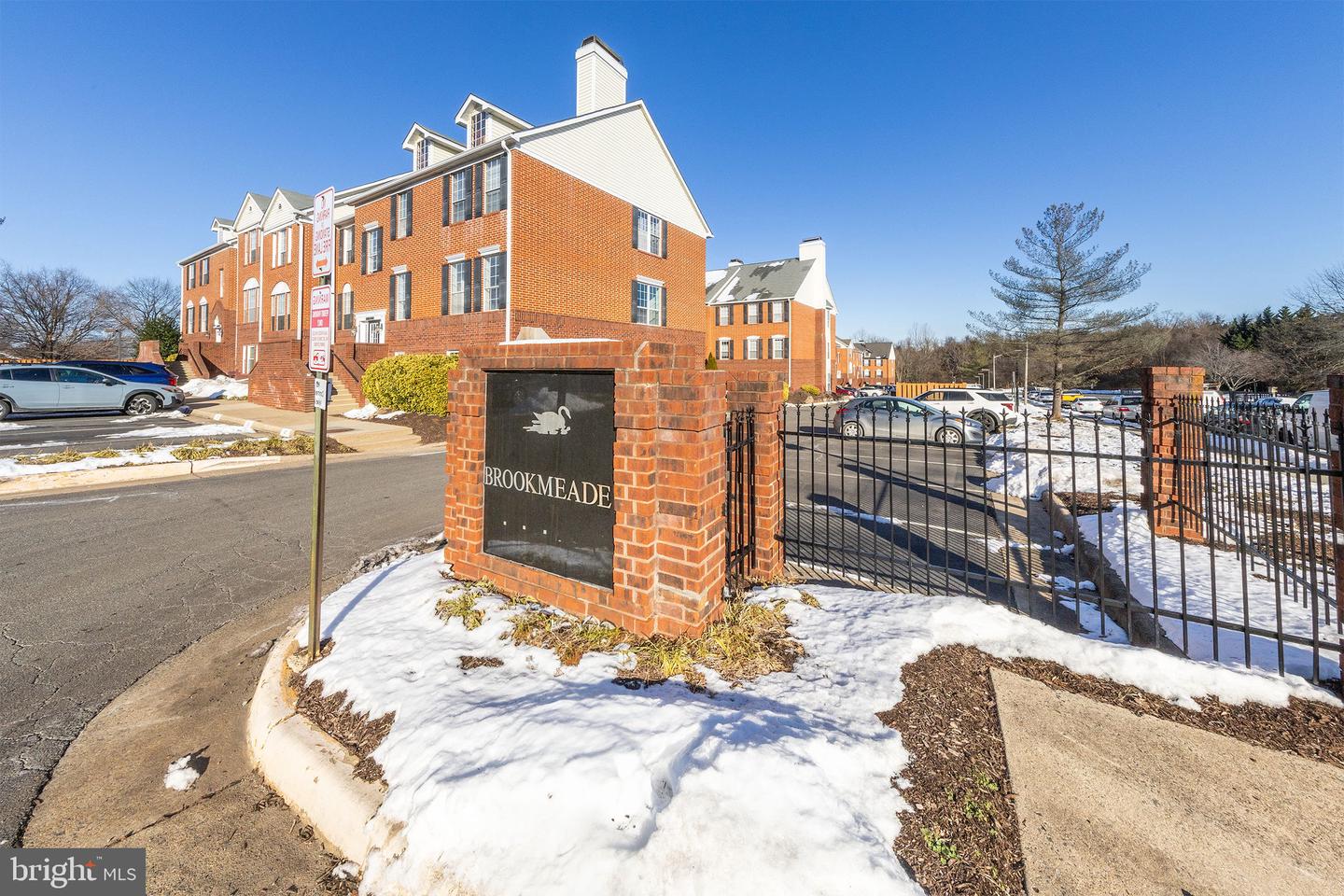 676 GATEWAY DR SE #809, LEESBURG, Virginia 20175, 2 Bedrooms Bedrooms, ,1 BathroomBathrooms,Residential,For sale,676 GATEWAY DR SE #809,VALO2086252 MLS # VALO2086252