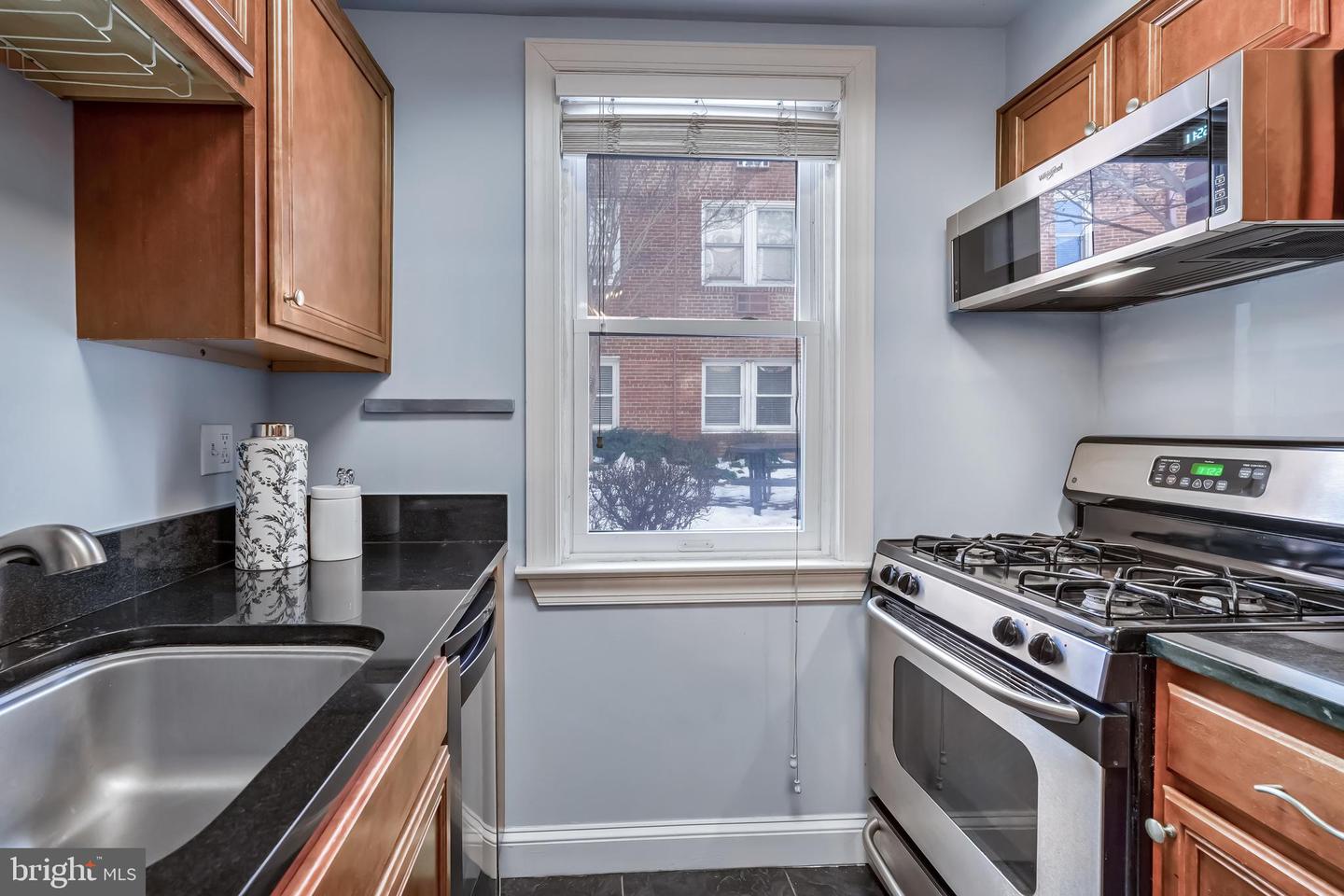 906 S WASHINGTON ST #110, ALEXANDRIA, Virginia 22314, 1 Bedroom Bedrooms, ,1 BathroomBathrooms,Residential,For sale,906 S WASHINGTON ST #110,VAAX2040676 MLS # VAAX2040676