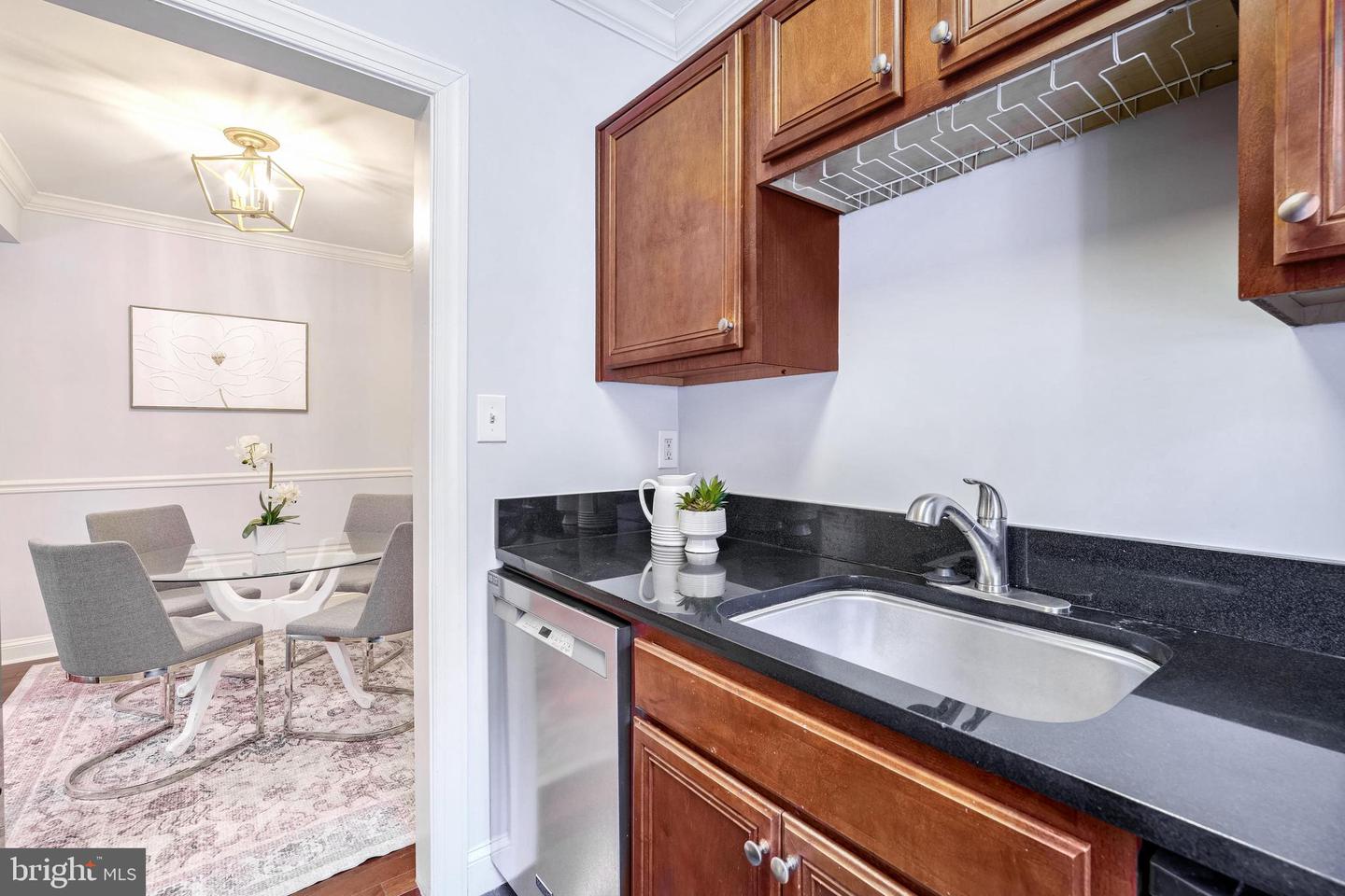 906 S WASHINGTON ST #110, ALEXANDRIA, Virginia 22314, 1 Bedroom Bedrooms, ,1 BathroomBathrooms,Residential,For sale,906 S WASHINGTON ST #110,VAAX2040676 MLS # VAAX2040676