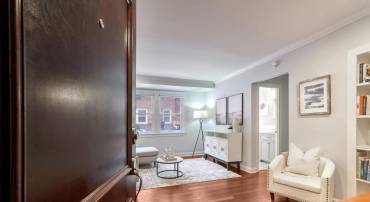 906 S WASHINGTON ST #110, ALEXANDRIA, Virginia 22314, 1 Bedroom Bedrooms, ,1 BathroomBathrooms,Residential,For sale,906 S WASHINGTON ST #110,VAAX2040676 MLS # VAAX2040676