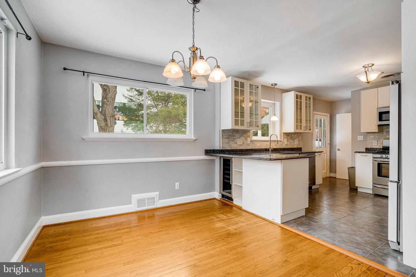 6576 WILLIAMSBURG BLVD, ARLINGTON, Virginia 22213, 3 Bedrooms Bedrooms, ,2 BathroomsBathrooms,Residential,For sale,6576 WILLIAMSBURG BLVD,VAAR2052386 MLS # VAAR2052386