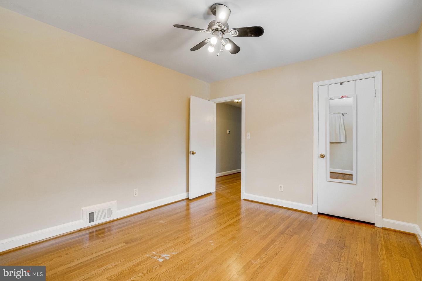 6576 WILLIAMSBURG BLVD, ARLINGTON, Virginia 22213, 3 Bedrooms Bedrooms, ,2 BathroomsBathrooms,Residential,For sale,6576 WILLIAMSBURG BLVD,VAAR2052386 MLS # VAAR2052386