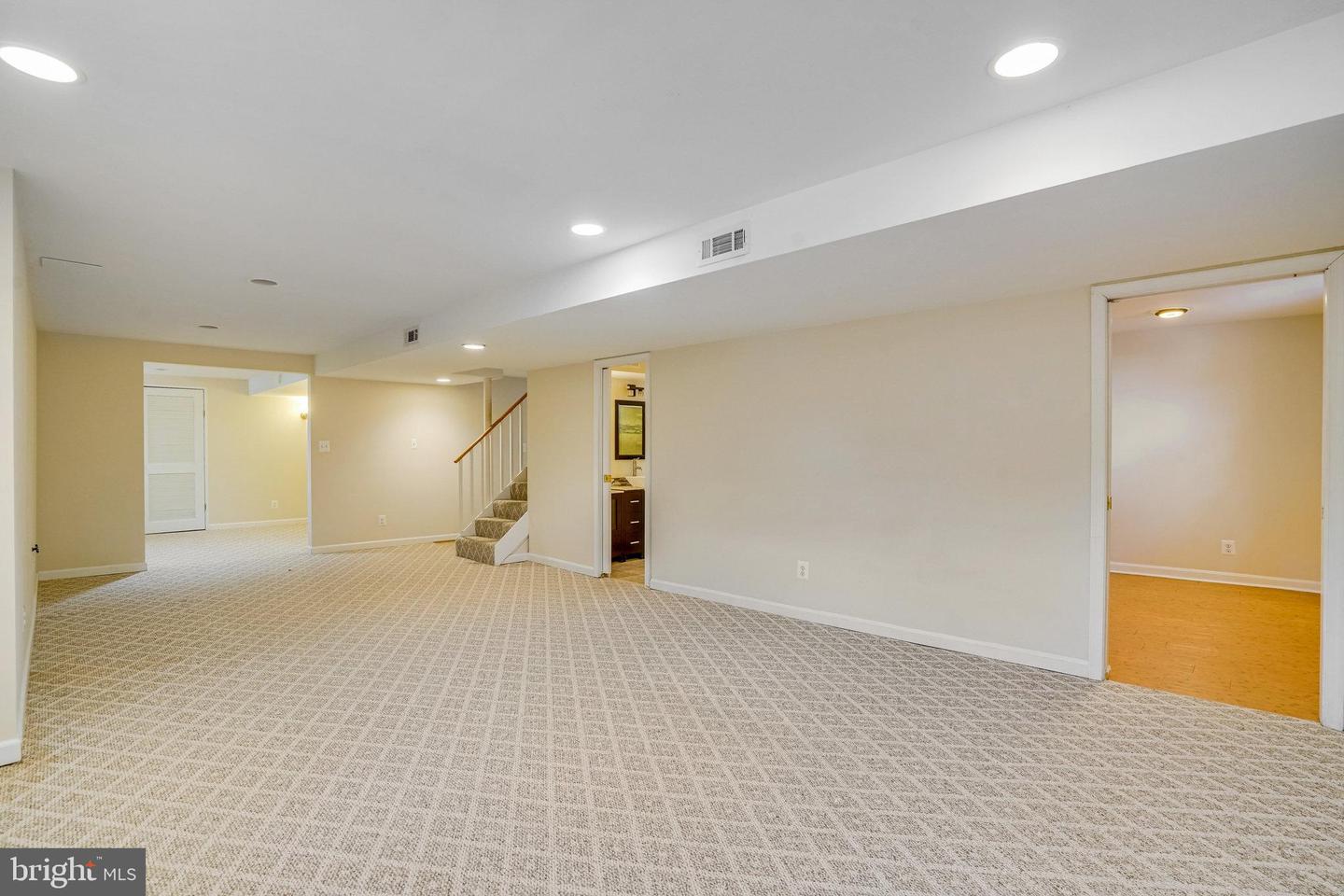 6576 WILLIAMSBURG BLVD, ARLINGTON, Virginia 22213, 3 Bedrooms Bedrooms, ,2 BathroomsBathrooms,Residential,For sale,6576 WILLIAMSBURG BLVD,VAAR2052386 MLS # VAAR2052386