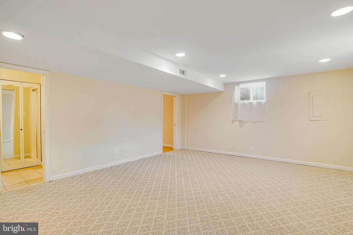 6576 WILLIAMSBURG BLVD, ARLINGTON, Virginia 22213, 3 Bedrooms Bedrooms, ,2 BathroomsBathrooms,Residential,For sale,6576 WILLIAMSBURG BLVD,VAAR2052386 MLS # VAAR2052386