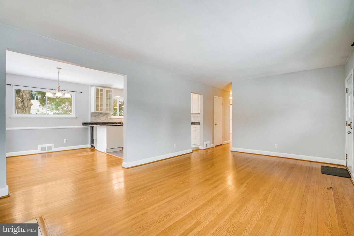 6576 WILLIAMSBURG BLVD, ARLINGTON, Virginia 22213, 3 Bedrooms Bedrooms, ,2 BathroomsBathrooms,Residential,For sale,6576 WILLIAMSBURG BLVD,VAAR2052386 MLS # VAAR2052386