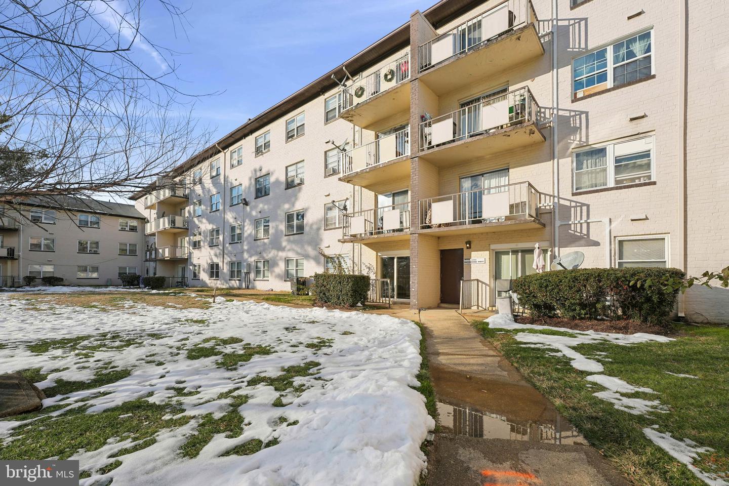 8422 RICHMOND HWY #69, ALEXANDRIA, Virginia 22309, 2 Bedrooms Bedrooms, ,1 BathroomBathrooms,Residential,For sale,8422 RICHMOND HWY #69,VAFX2217926 MLS # VAFX2217926