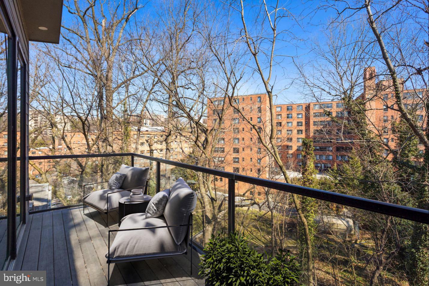 2621 39TH ST NW #201, WASHINGTON, District Of Columbia 20007, 2 Bedrooms Bedrooms, ,2 BathroomsBathrooms,Residential,For sale,2621 39TH ST NW #201,DCDC2174892 MLS # DCDC2174892