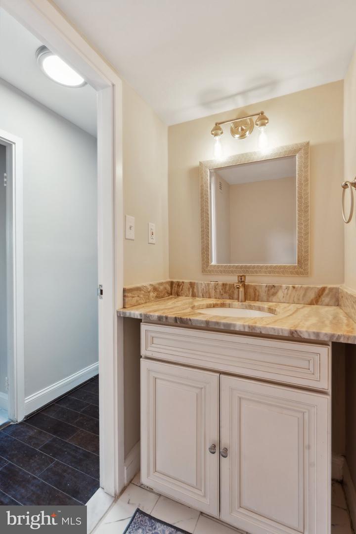 301 N BEAUREGARD ST #213, ALEXANDRIA, Virginia 22312, 2 Bedrooms Bedrooms, ,2 BathroomsBathrooms,Residential,For sale,301 N BEAUREGARD ST #213,VAAX2040786 MLS # VAAX2040786