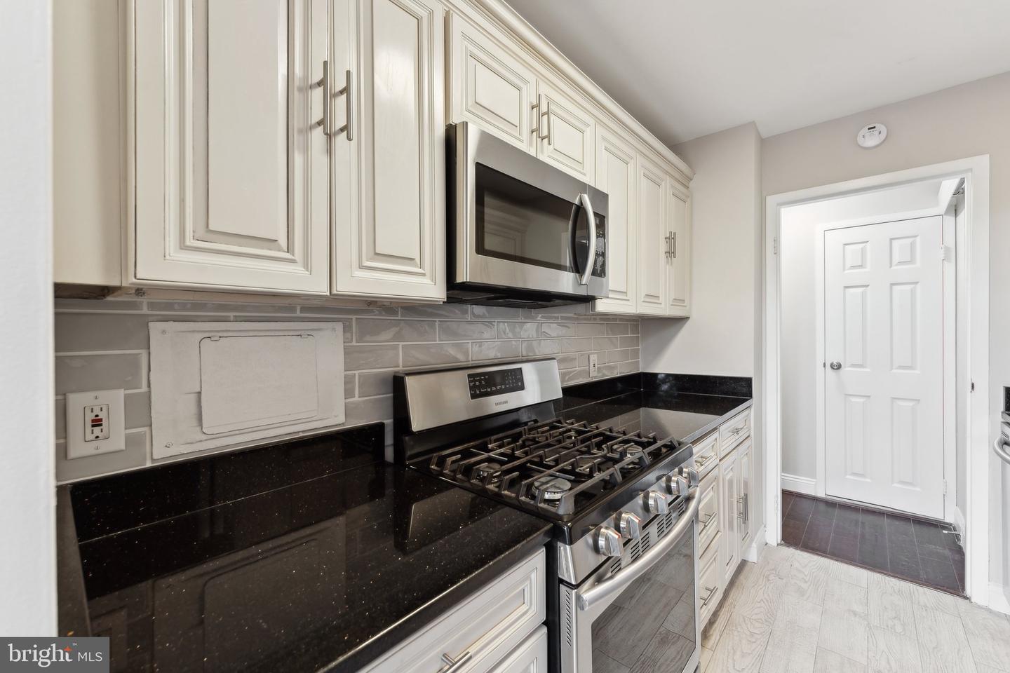 301 N BEAUREGARD ST #213, ALEXANDRIA, Virginia 22312, 2 Bedrooms Bedrooms, ,2 BathroomsBathrooms,Residential,For sale,301 N BEAUREGARD ST #213,VAAX2040786 MLS # VAAX2040786