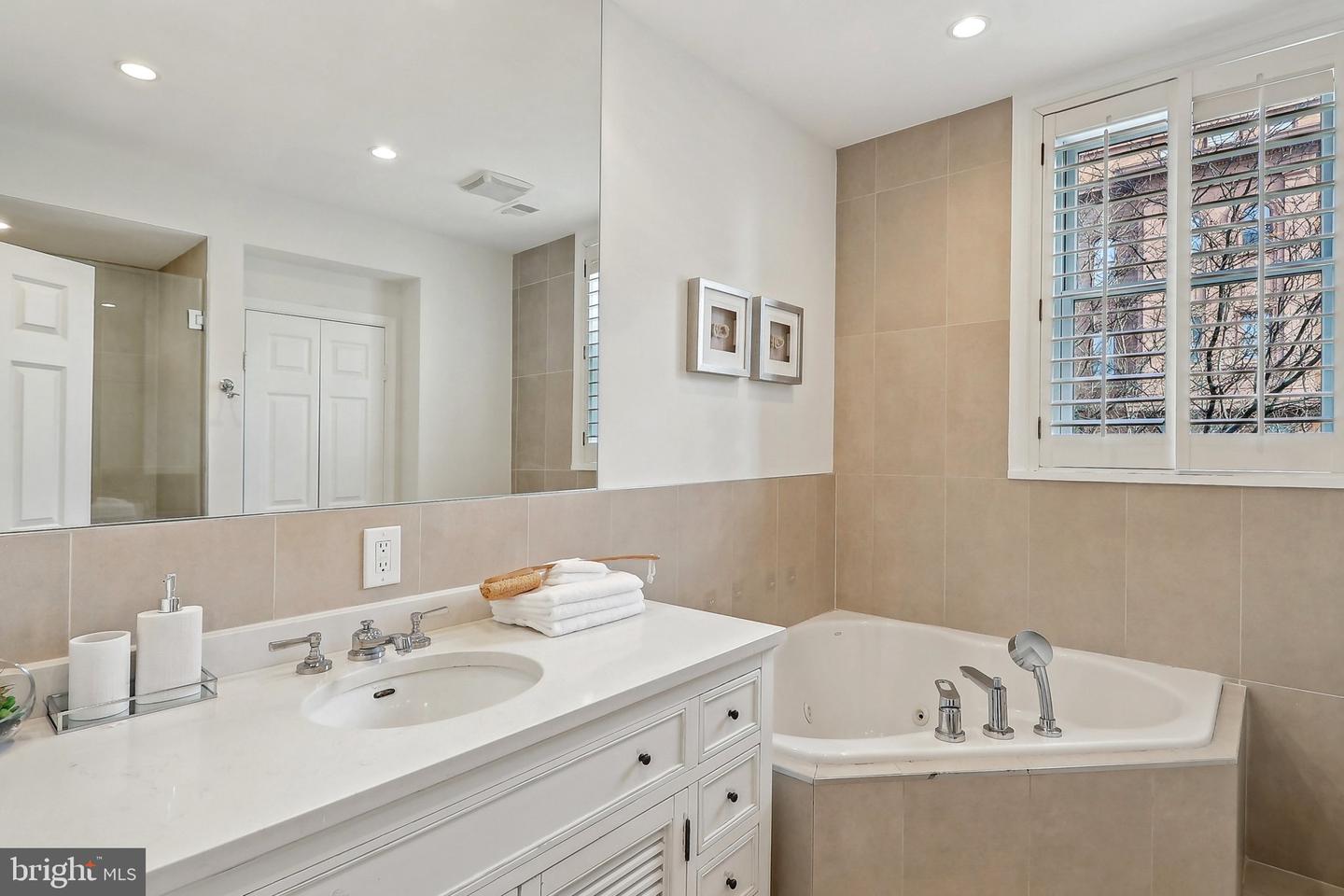 2230 CALIFORNIA ST NW #3AE, WASHINGTON, District Of Columbia 20008, 3 Bedrooms Bedrooms, ,3 BathroomsBathrooms,Residential,For sale,2230 CALIFORNIA ST NW #3AE,DCDC2174628 MLS # DCDC2174628