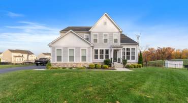 24696 CRESTED BUTTE CT, ALDIE, Virginia 20105, 5 Bedrooms Bedrooms, ,5 BathroomsBathrooms,Residential,For sale,24696 CRESTED BUTTE CT,VALO2086666 MLS # VALO2086666