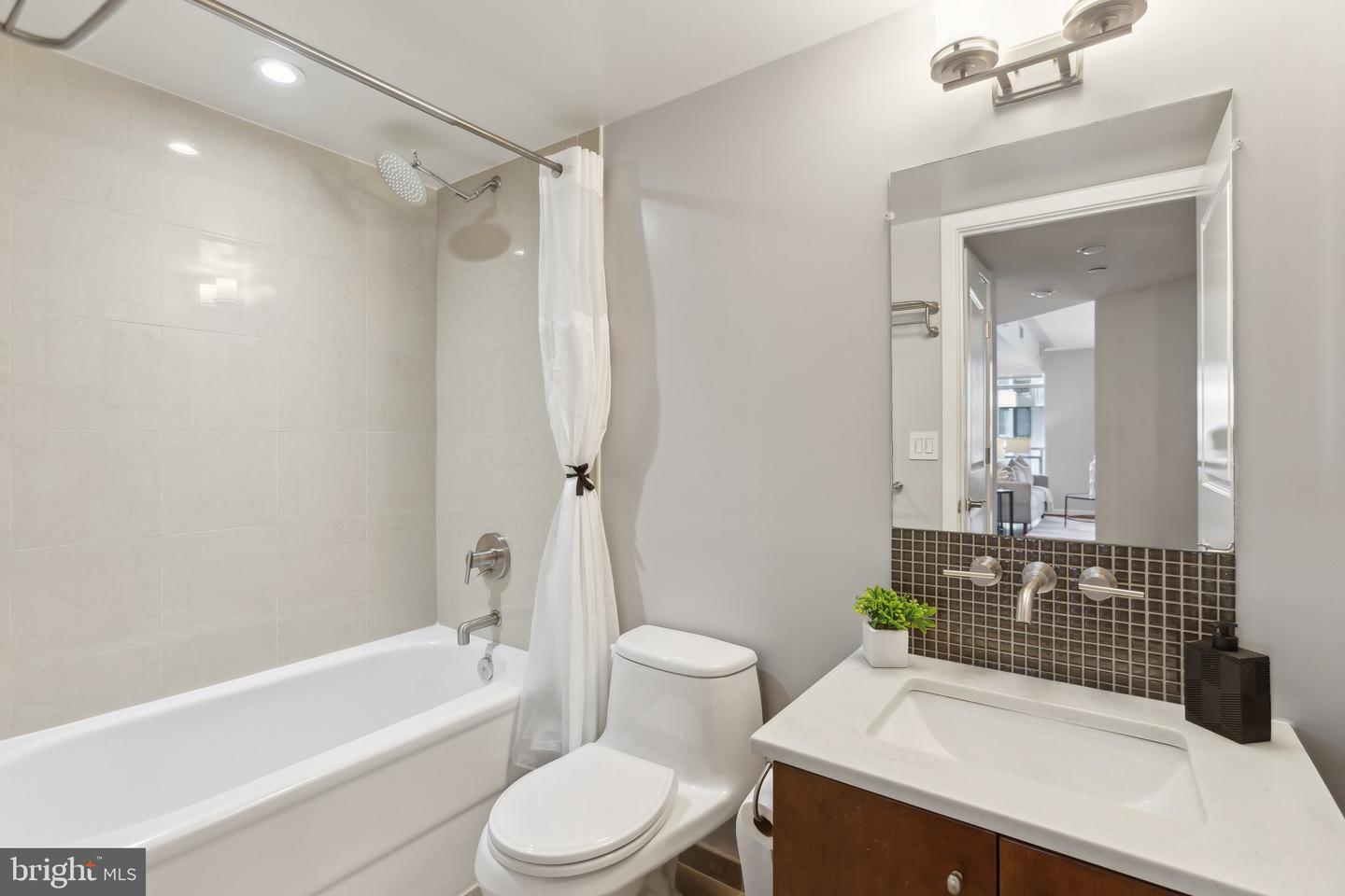 1025 1ST ST SE #615, WASHINGTON, District Of Columbia 20003, 2 Bedrooms Bedrooms, ,2 BathroomsBathrooms,Residential,For sale,1025 1ST ST SE #615,DCDC2175044 MLS # DCDC2175044