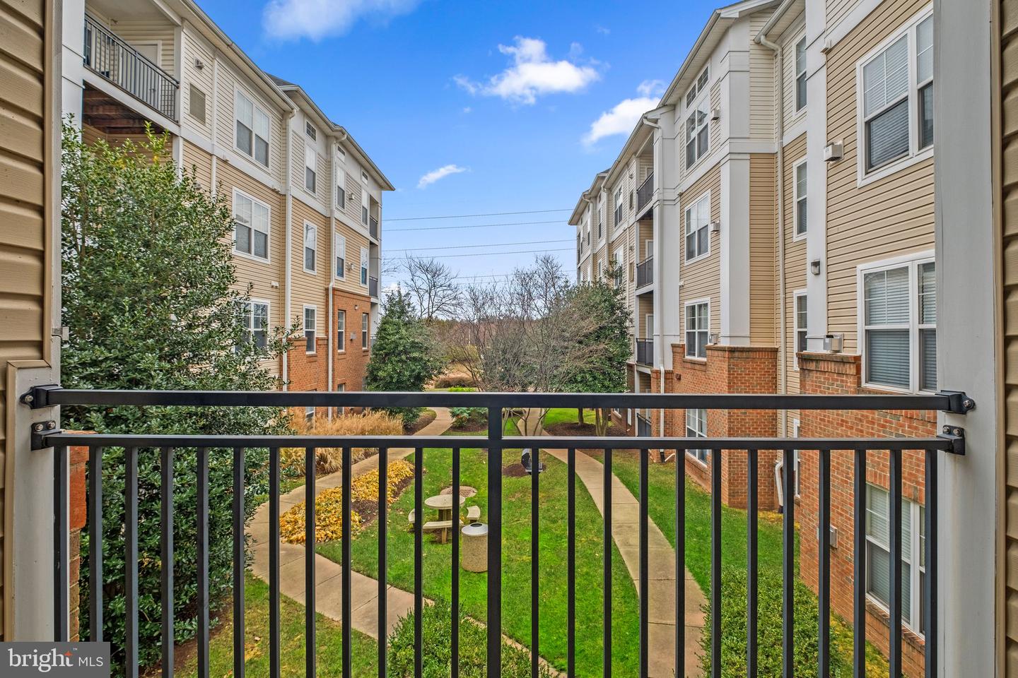 3830 LIGHTFOOT ST #223, CHANTILLY, Virginia 20151, 1 Bedroom Bedrooms, ,1 BathroomBathrooms,Residential,For sale,3830 LIGHTFOOT ST #223,VAFX2218074 MLS # VAFX2218074