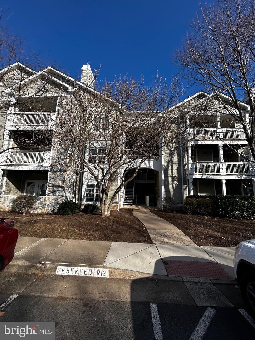 1712 LAKE SHORE CREST DR #11, RESTON, Virginia 20190, 1 Bedroom Bedrooms, ,1 BathroomBathrooms,Residential,For sale,1712 LAKE SHORE CREST DR #11,VAFX2195018 MLS # VAFX2195018