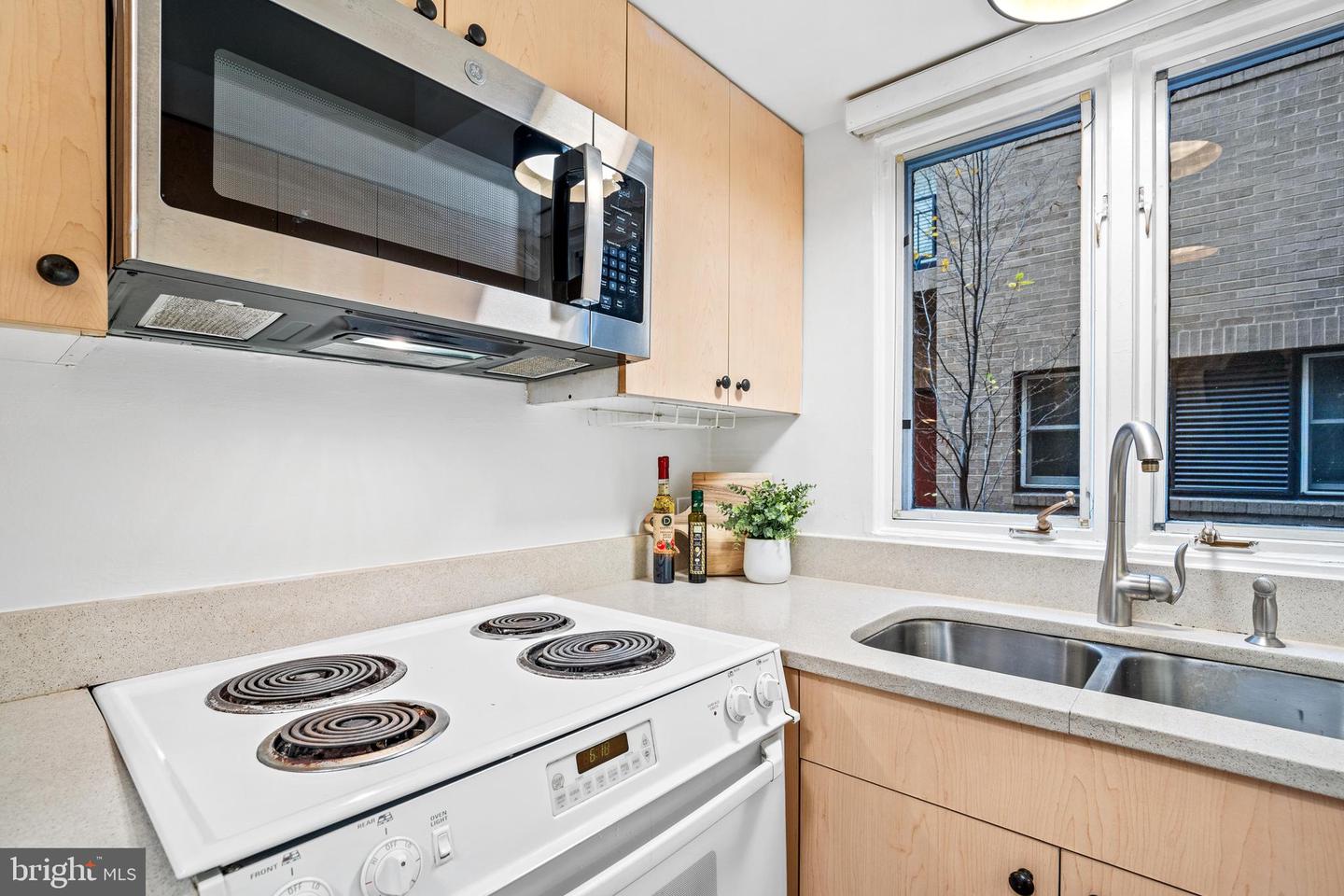 1744 U ST NW #G, WASHINGTON, District Of Columbia 20009, 2 Bedrooms Bedrooms, ,1 BathroomBathrooms,Residential,For sale,1744 U ST NW #G,DCDC2167492 MLS # DCDC2167492