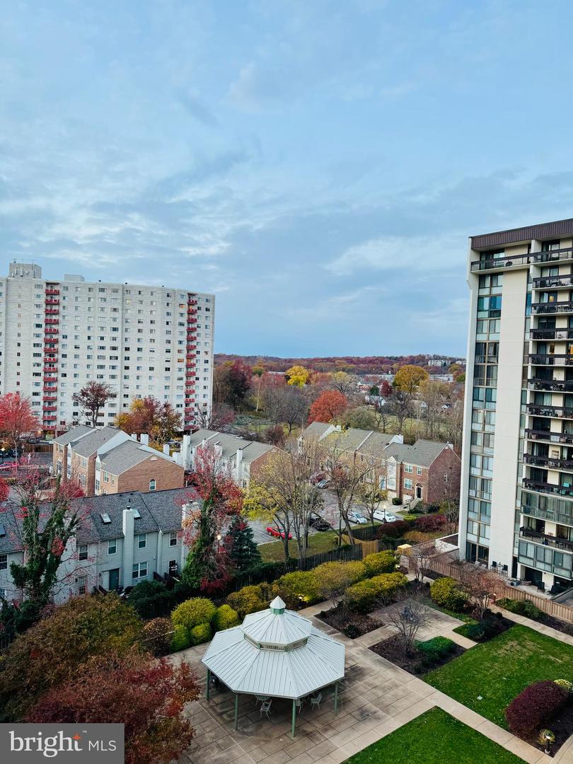 5300 HOLMES RUN PKWY #1016, ALEXANDRIA, Virginia 22304, 2 Bedrooms Bedrooms, ,2 BathroomsBathrooms,Residential,For sale,5300 HOLMES RUN PKWY #1016,VAAX2039766 MLS # VAAX2039766