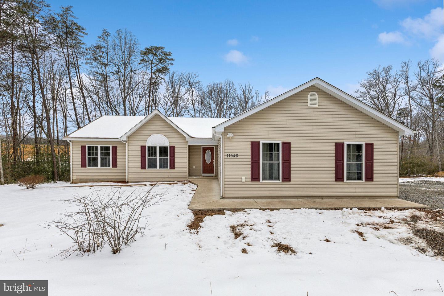 11548 JACKSON TRL E, SPOTSYLVANIA, Virginia 22553, 3 Bedrooms Bedrooms, ,3 BathroomsBathrooms,Residential,For sale,11548 JACKSON TRL E,VASP2029988 MLS # VASP2029988