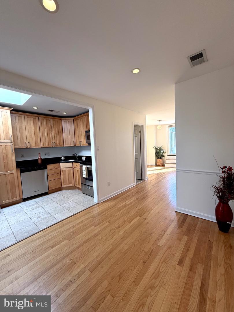 1718 U ST NW #3, WASHINGTON, District Of Columbia 20009, 1 Bedroom Bedrooms, ,1 BathroomBathrooms,Residential,For sale,1718 U ST NW #3,DCDC2174852 MLS # DCDC2174852