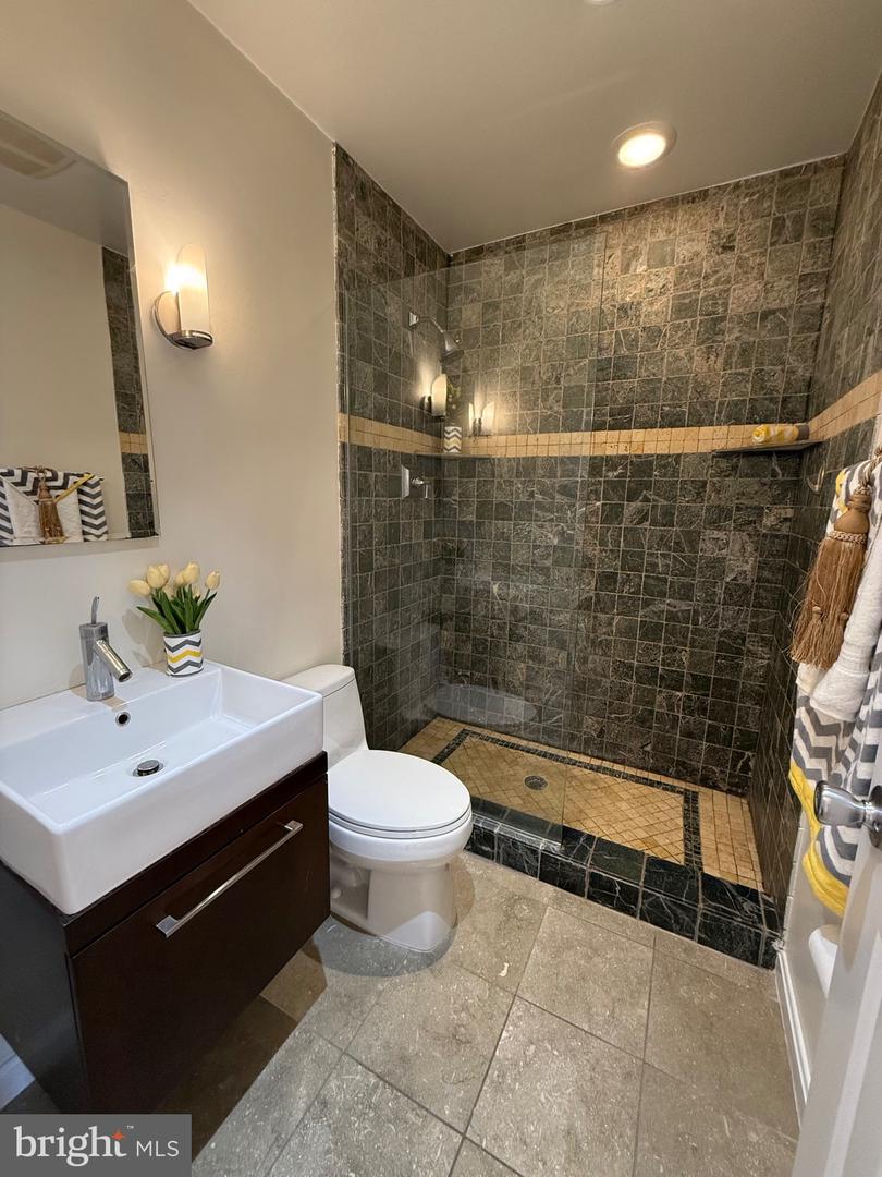 1718 U ST NW #3, WASHINGTON, District Of Columbia 20009, 1 Bedroom Bedrooms, ,1 BathroomBathrooms,Residential,For sale,1718 U ST NW #3,DCDC2174852 MLS # DCDC2174852