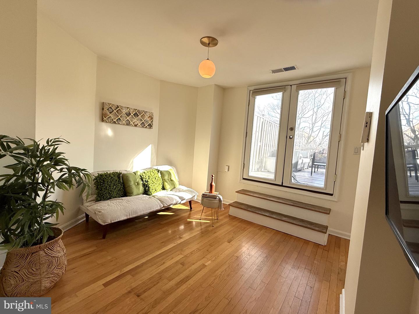 1718 U ST NW #3, WASHINGTON, District Of Columbia 20009, 1 Bedroom Bedrooms, ,1 BathroomBathrooms,Residential,For sale,1718 U ST NW #3,DCDC2174852 MLS # DCDC2174852