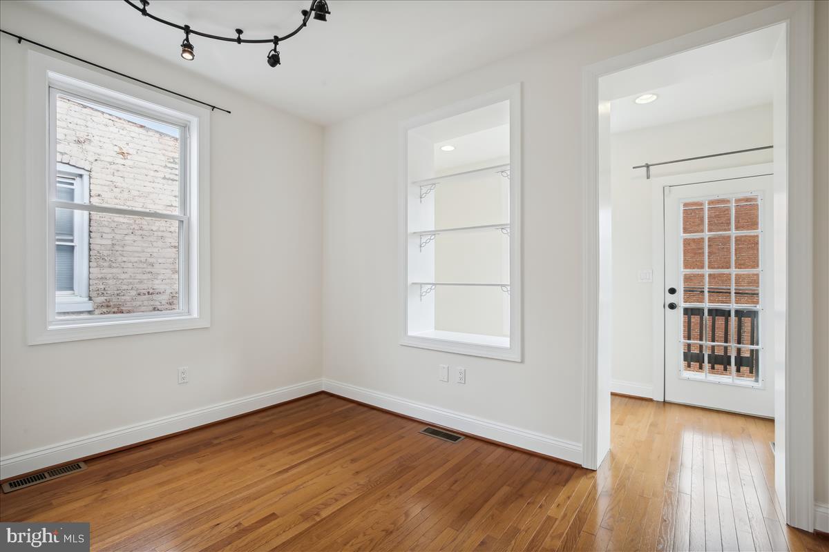 2803 N CAPITOL ST NE, WASHINGTON, District Of Columbia 20002, 3 Bedrooms Bedrooms, ,3 BathroomsBathrooms,Residential,For sale,2803 N CAPITOL ST NE,DCDC2174986 MLS # DCDC2174986