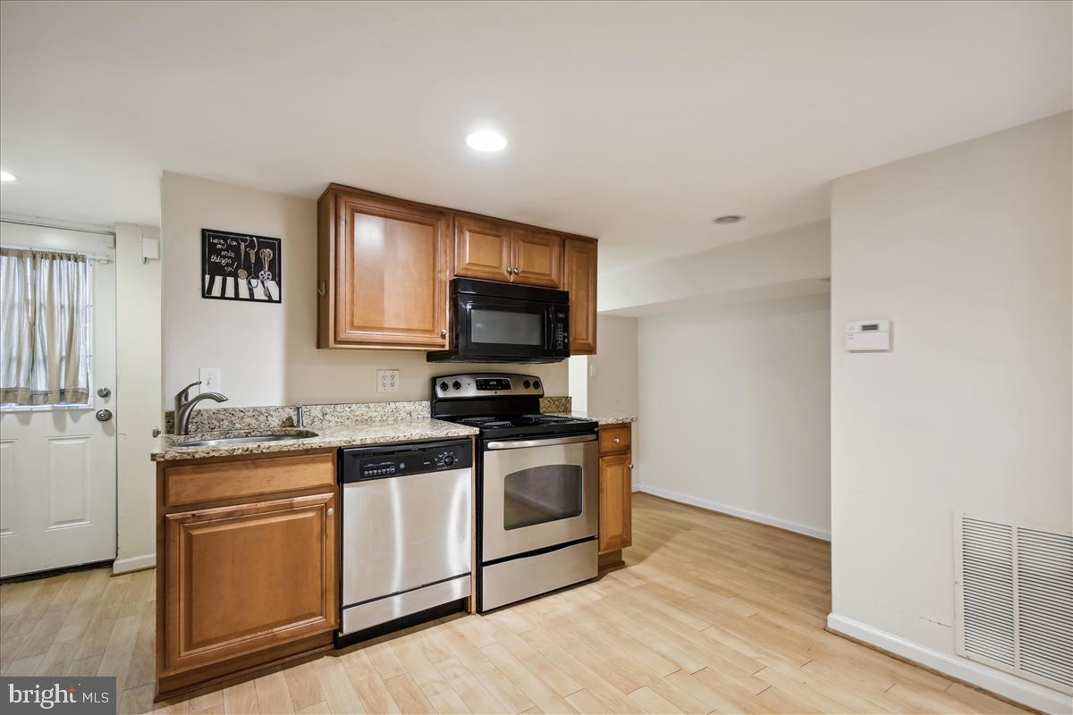 2803 N CAPITOL ST NE, WASHINGTON, District Of Columbia 20002, 3 Bedrooms Bedrooms, ,3 BathroomsBathrooms,Residential,For sale,2803 N CAPITOL ST NE,DCDC2174986 MLS # DCDC2174986