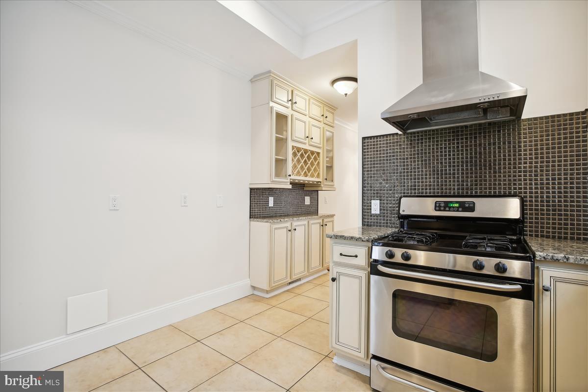 2803 N CAPITOL ST NE, WASHINGTON, District Of Columbia 20002, 3 Bedrooms Bedrooms, ,3 BathroomsBathrooms,Residential,For sale,2803 N CAPITOL ST NE,DCDC2174986 MLS # DCDC2174986