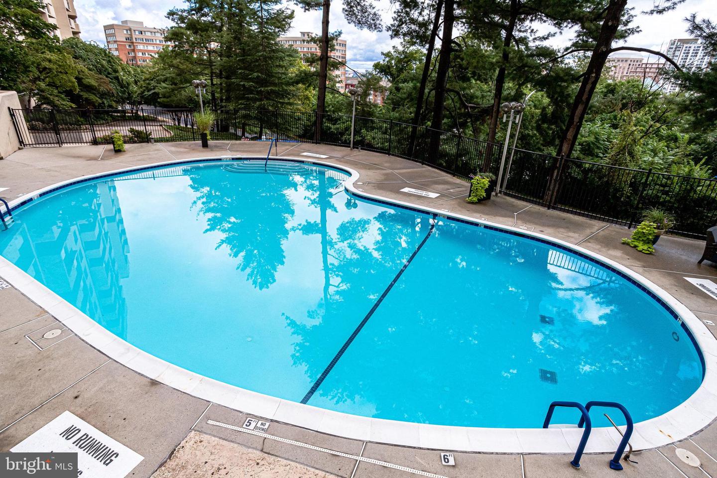 1101 S ARLINGTON RIDGE RD #415, ARLINGTON, Virginia 22202, 2 Bedrooms Bedrooms, ,2 BathroomsBathrooms,Residential,For sale,1101 S ARLINGTON RIDGE RD #415,VAAR2052458 MLS # VAAR2052458