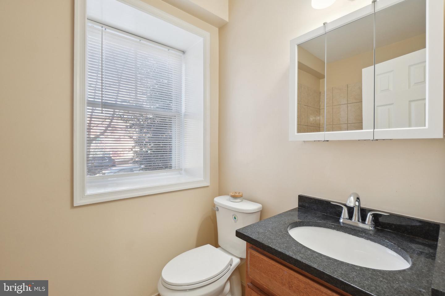 1629 L ST NE #101, WASHINGTON, District Of Columbia 20002, 2 Bedrooms Bedrooms, ,1 BathroomBathrooms,Residential,For sale,1629 L ST NE #101,DCDC2175052 MLS # DCDC2175052