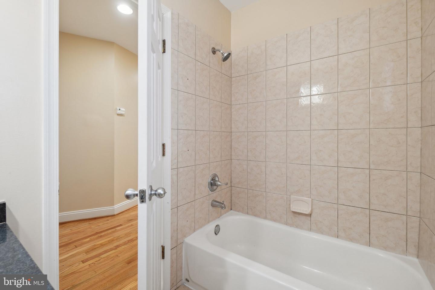 1629 L ST NE #101, WASHINGTON, District Of Columbia 20002, 2 Bedrooms Bedrooms, ,1 BathroomBathrooms,Residential,For sale,1629 L ST NE #101,DCDC2175052 MLS # DCDC2175052