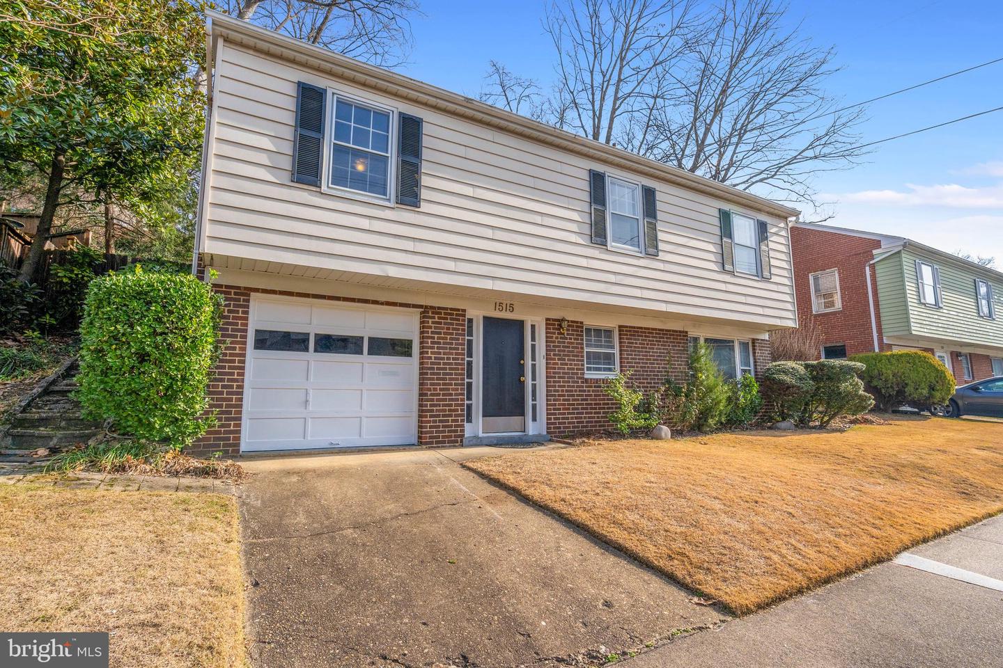 1515 KIRKWOOD RD, ARLINGTON, Virginia 22201, 2 Bedrooms Bedrooms, ,1 BathroomBathrooms,Residential,For sale,1515 KIRKWOOD RD,VAAR2051066 MLS # VAAR2051066