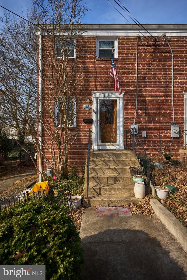 111 S INGRAM ST, ALEXANDRIA, Virginia 22304, 3 Bedrooms Bedrooms, ,3 BathroomsBathrooms,Residential,For sale,111 S INGRAM ST,VAAX2040346 MLS # VAAX2040346