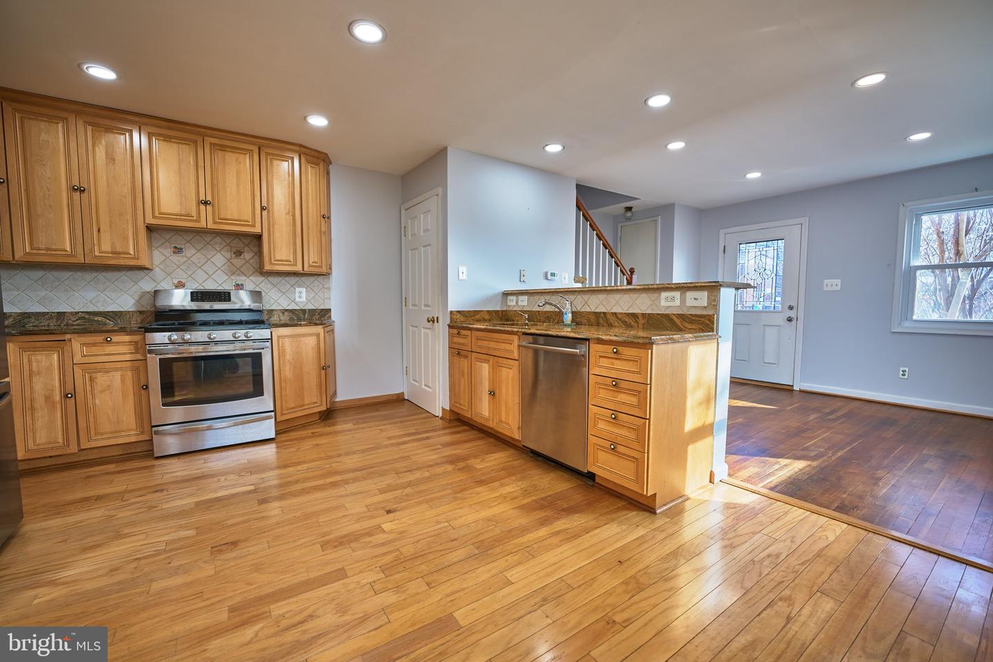 111 S INGRAM ST, ALEXANDRIA, Virginia 22304, 3 Bedrooms Bedrooms, ,3 BathroomsBathrooms,Residential,For sale,111 S INGRAM ST,VAAX2040346 MLS # VAAX2040346