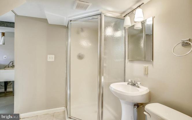 2610 S TROY ST, ARLINGTON, Virginia 22206, 2 Bedrooms Bedrooms, ,2 BathroomsBathrooms,Residential,For sale,2610 S TROY ST,VAAR2052486 MLS # VAAR2052486