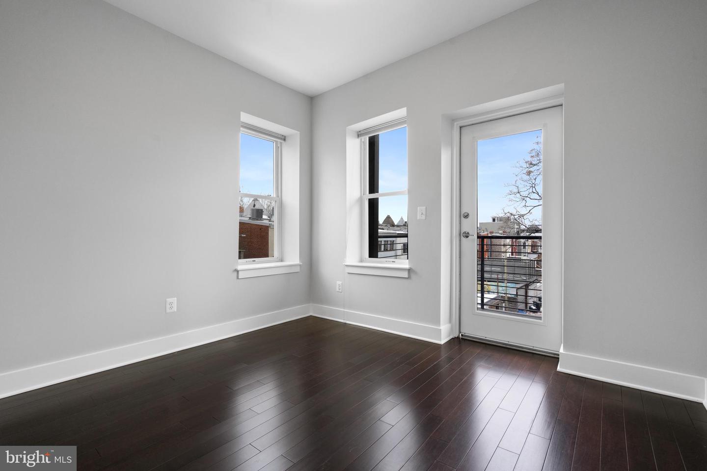 1812 N CAPITOL ST NW #201, WASHINGTON, District Of Columbia 20002, 2 Bedrooms Bedrooms, 4 Rooms Rooms,2 BathroomsBathrooms,Residential,For sale,1812 N CAPITOL ST NW #201,DCDC2174404 MLS # DCDC2174404