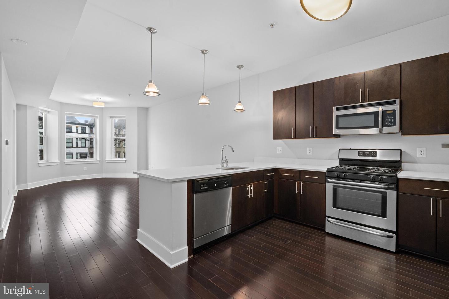 1812 N CAPITOL ST NW #201, WASHINGTON, District Of Columbia 20002, 2 Bedrooms Bedrooms, 4 Rooms Rooms,2 BathroomsBathrooms,Residential,For sale,1812 N CAPITOL ST NW #201,DCDC2174404 MLS # DCDC2174404