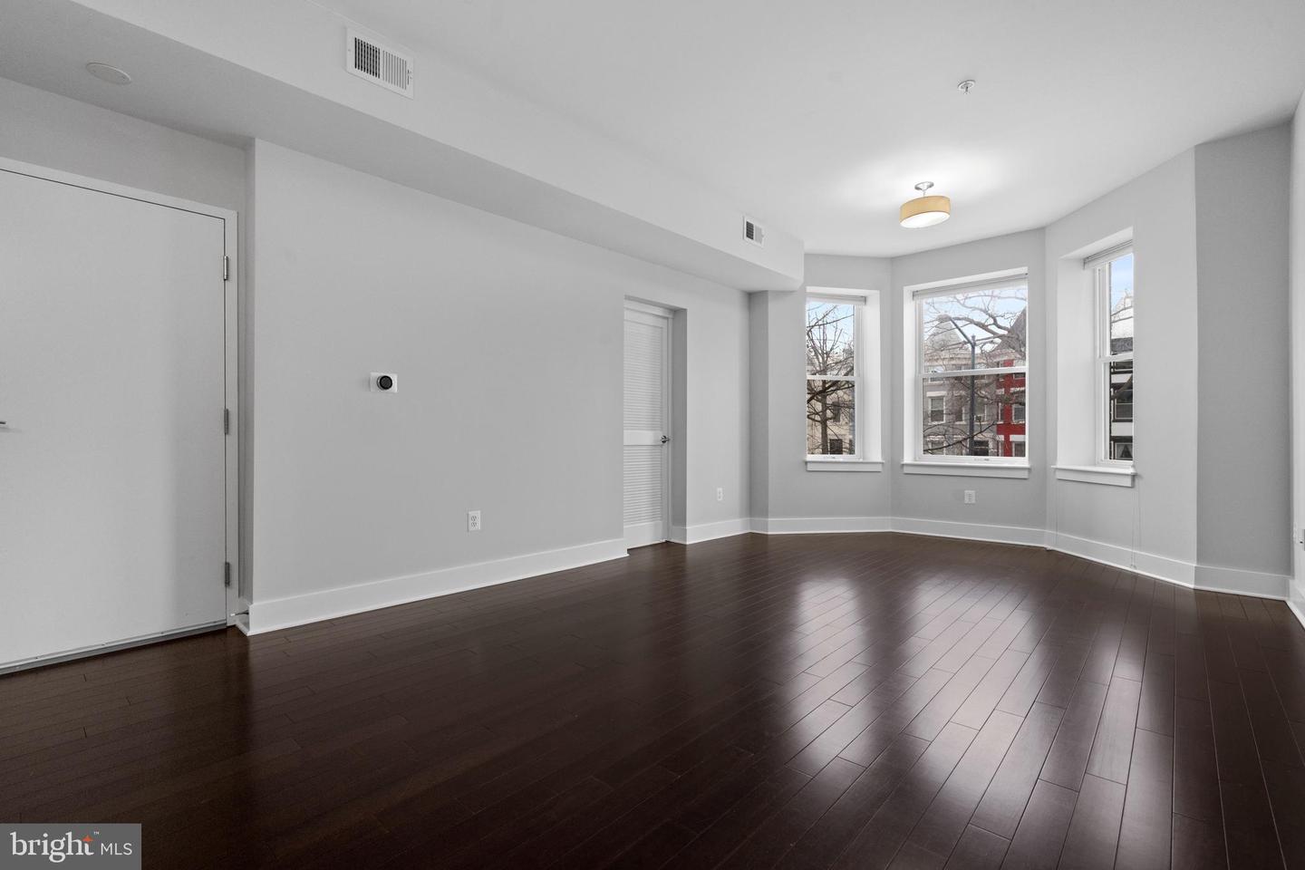 1812 N CAPITOL ST NW #201, WASHINGTON, District Of Columbia 20002, 2 Bedrooms Bedrooms, 4 Rooms Rooms,2 BathroomsBathrooms,Residential,For sale,1812 N CAPITOL ST NW #201,DCDC2174404 MLS # DCDC2174404